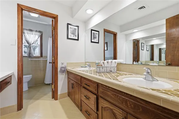 $625,000 | 4950 Parish Drive, Roeland Park, KS 66205