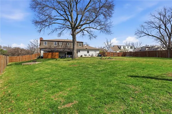 $625,000 | 4950 Parish Drive, Roeland Park, KS 66205