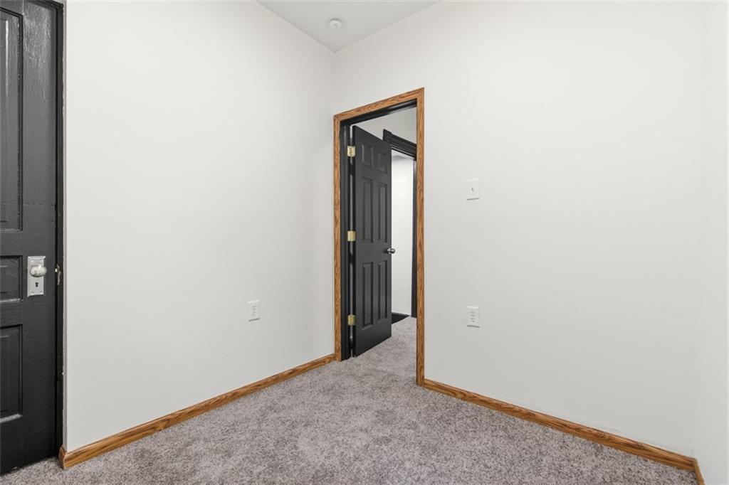 42 Cowan Street Pittsburgh, PA 15211 - Photo 15 of 27 an empty room with windows