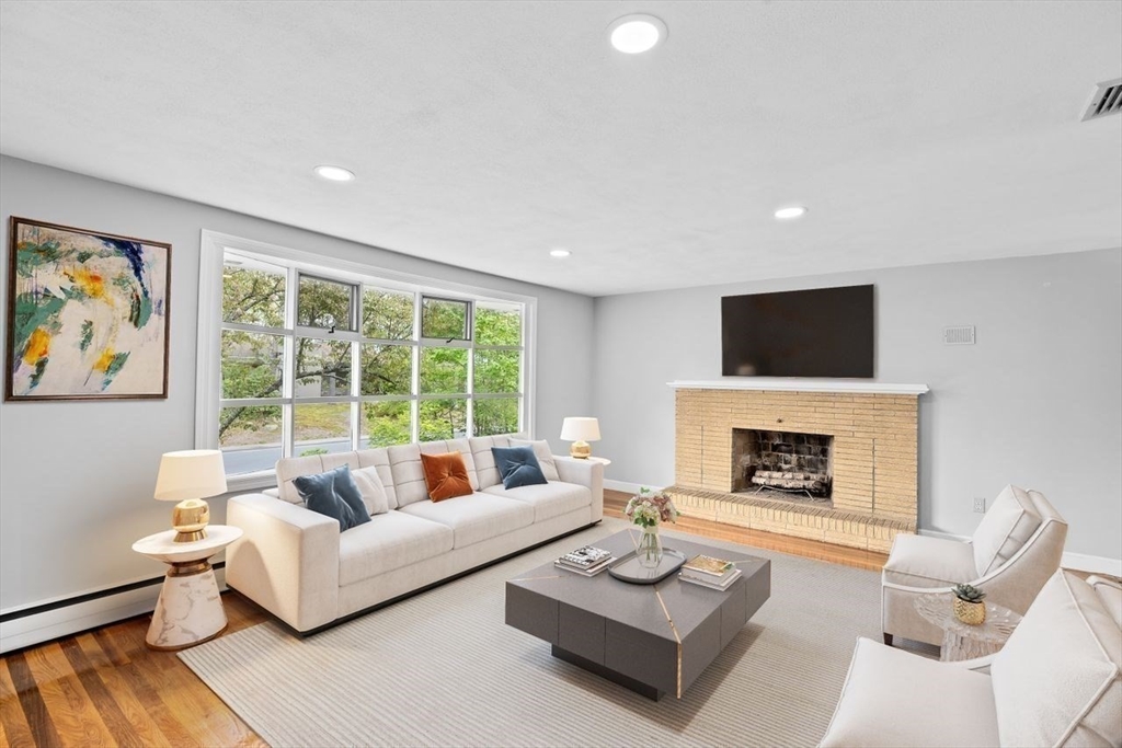 14 Livingston Road Sharon, MA 02067 - Photo 4 of 38 Gallery Image 4