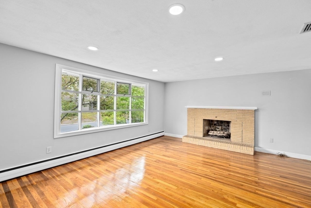 14 Livingston Road Sharon, MA 02067 - Photo 8 of 38 Gallery Image 8