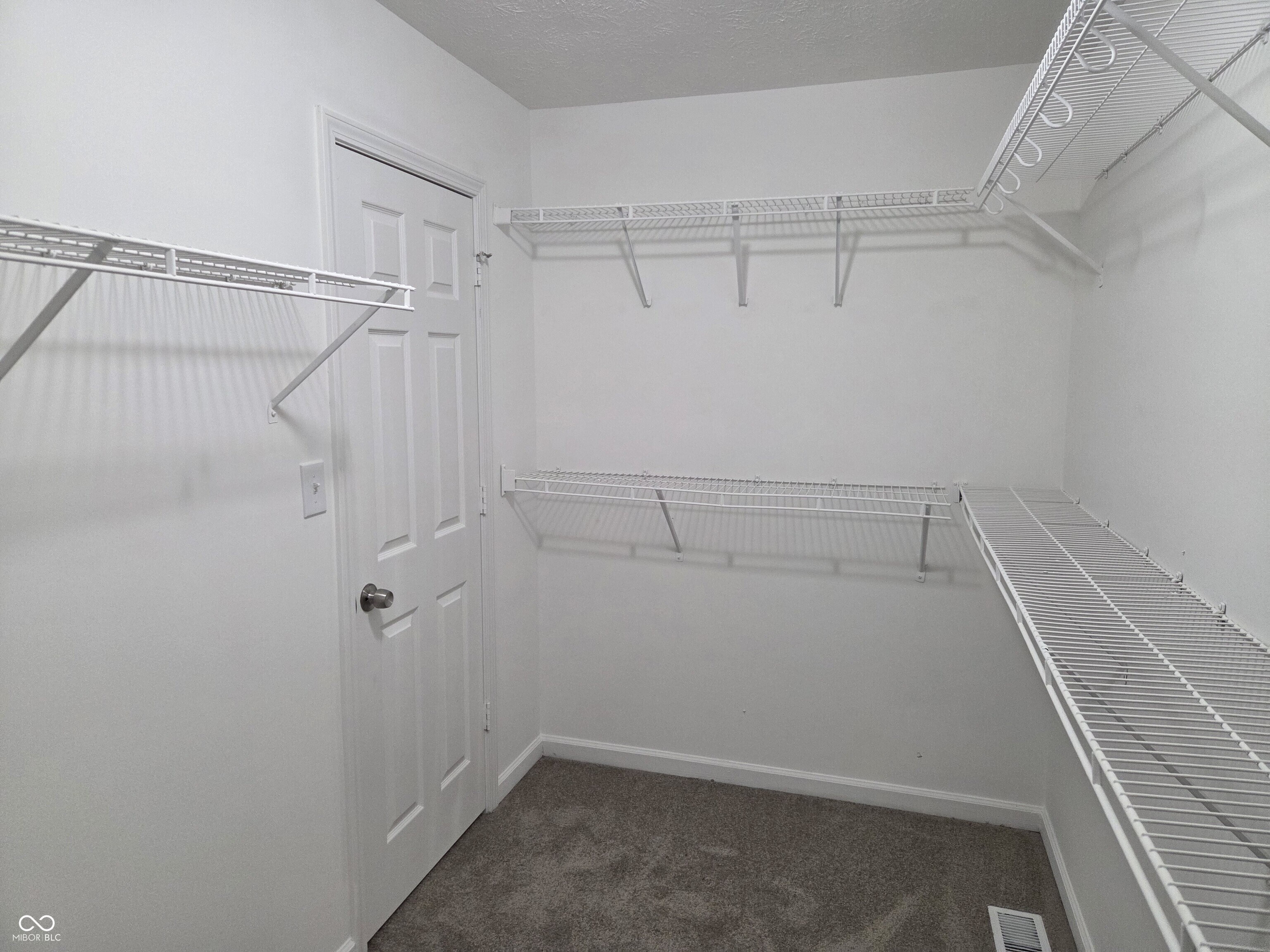 7438 Deville Court Indianapolis, IN 46256 - Photo 15 of 32