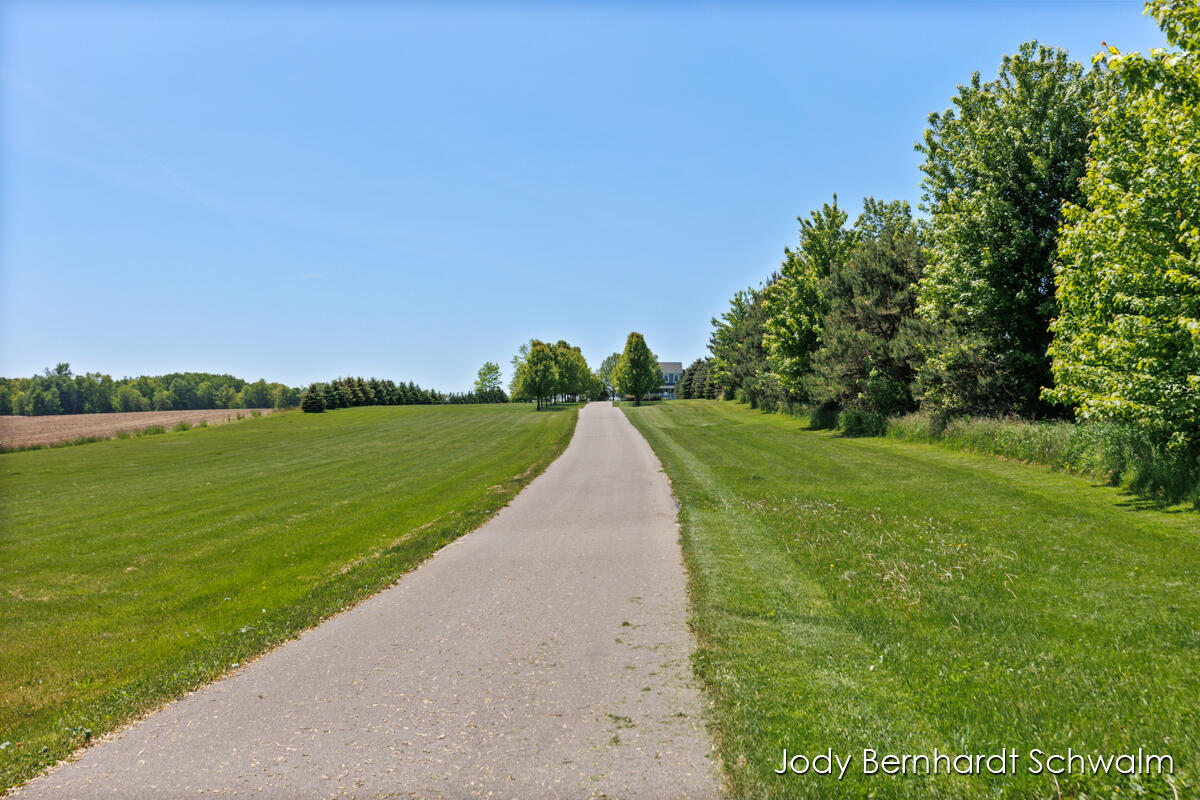 2887 North Johnson Road Belding, MI 48809 - Photo 6 of 71 IMG_1001