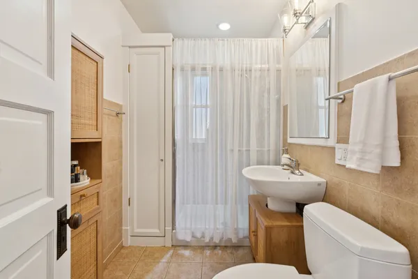 $1,200,000 | 3541 North Oakley Avenue, Chicago, IL 60618