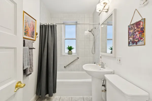 $1,200,000 | 3541 North Oakley Avenue, Chicago, IL 60618