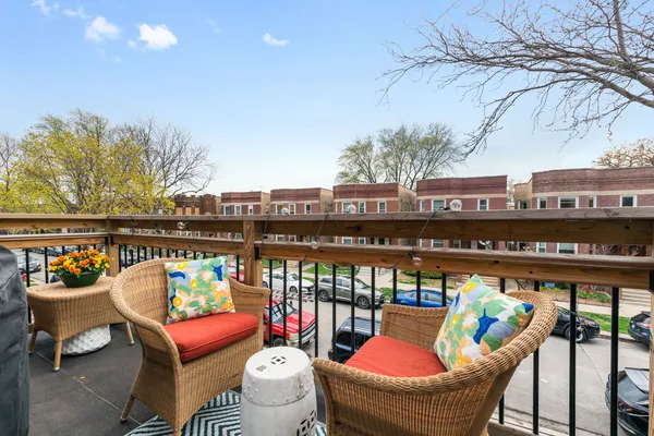 $1,200,000 | 3541 North Oakley Avenue, Chicago, IL 60618