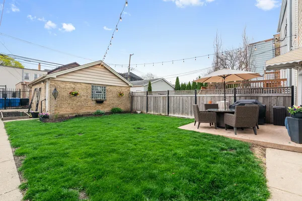 $1,200,000 | 3541 North Oakley Avenue, Chicago, IL 60618