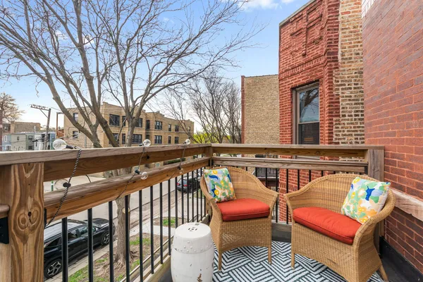 $1,200,000 | 3541 North Oakley Avenue, Chicago, IL 60618