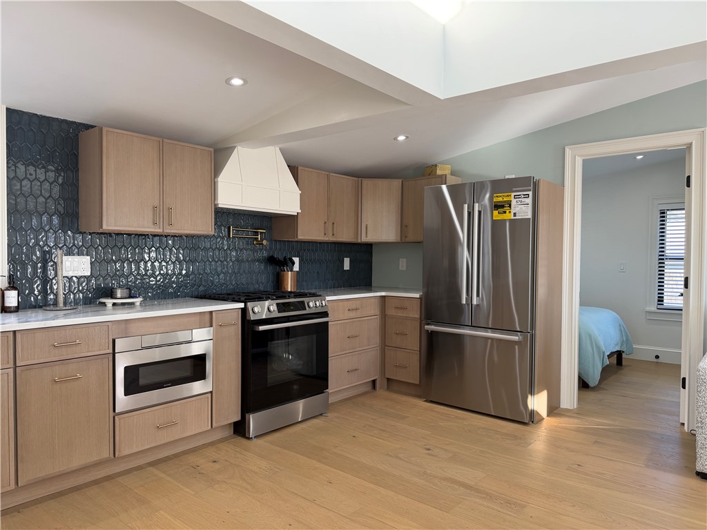 7 Dearborn Street, Unit 3 Newport, RI 02840 - Photo 11 of 40