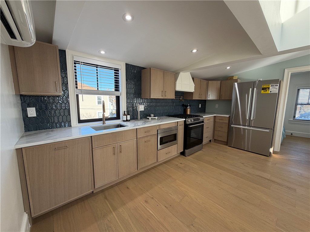 7 Dearborn Street, Unit 3 Newport, RI 02840 - Photo 13 of 40