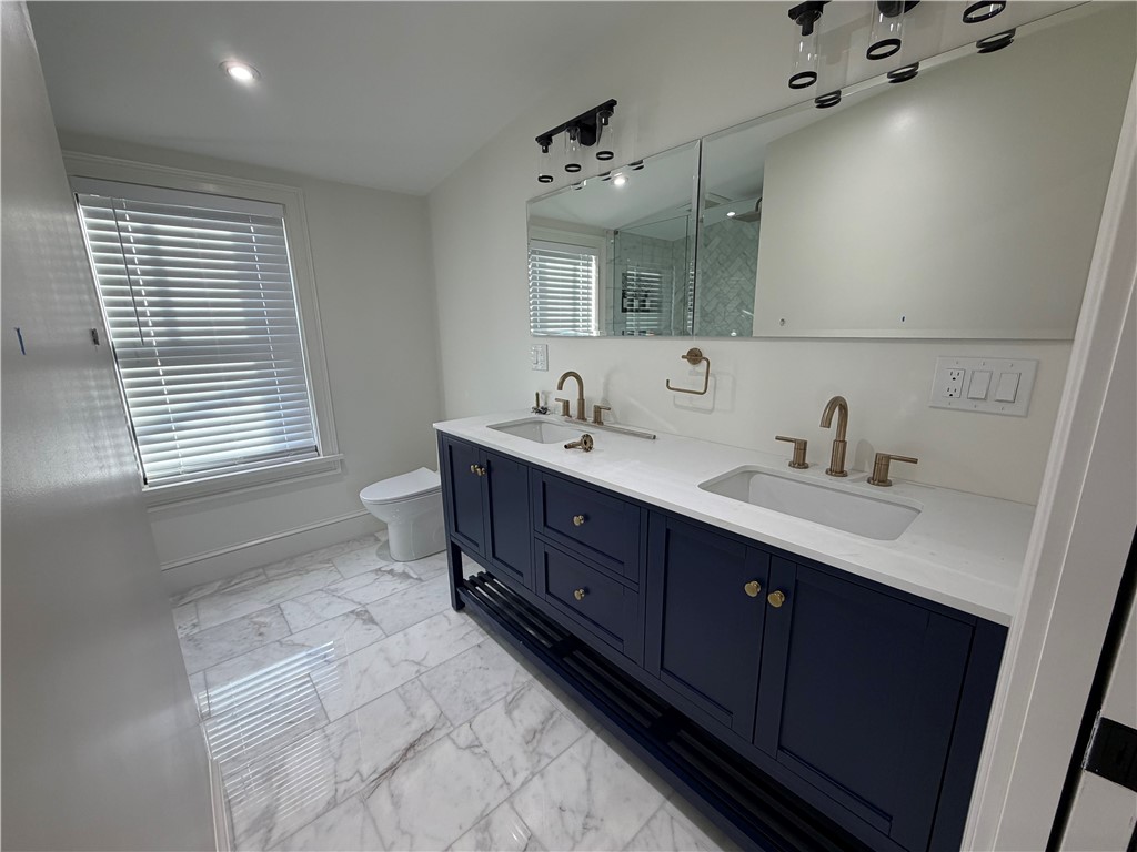 7 Dearborn Street, Unit 3 Newport, RI 02840 - Photo 20 of 40