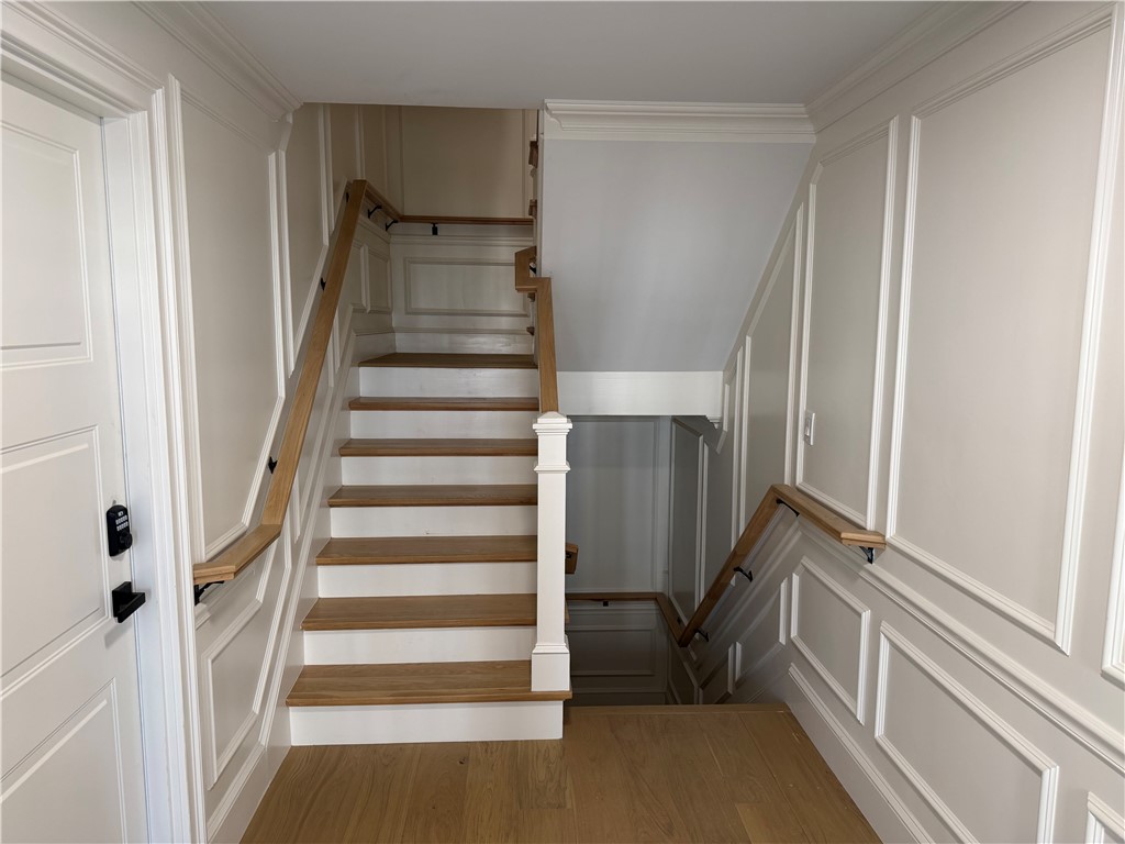 7 Dearborn Street, Unit 3 Newport, RI 02840 - Photo 2 of 40