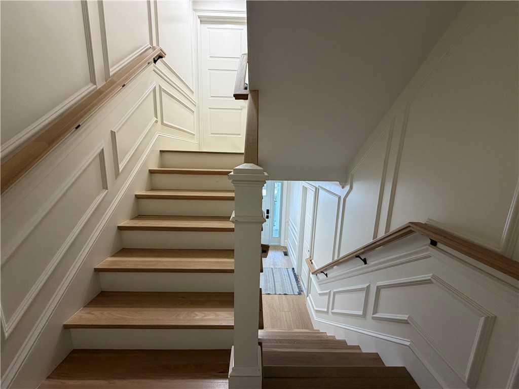 7 Dearborn Street, Unit 3 Newport, RI 02840 - Photo 3 of 40