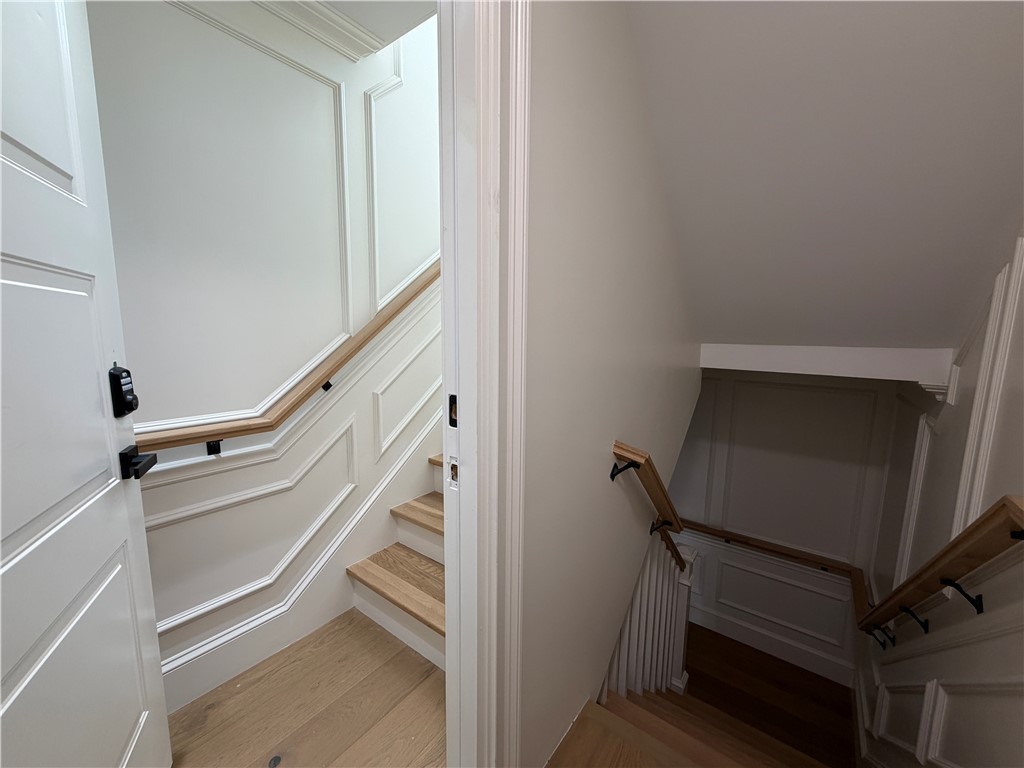 7 Dearborn Street, Unit 3 Newport, RI 02840 - Photo 4 of 40