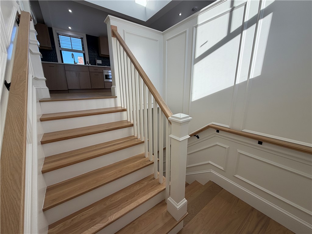 7 Dearborn Street, Unit 3 Newport, RI 02840 - Photo 7 of 40