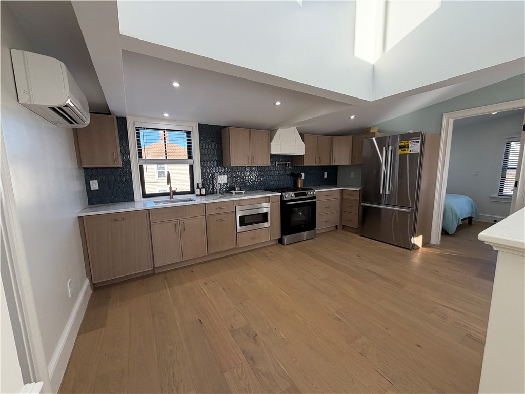 7 Dearborn Street, Unit 3 Newport, RI 02840 - Photo 9 of 40