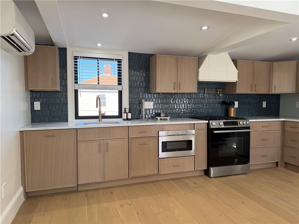 7 Dearborn Street, Unit 3 Newport, RI 02840 - Photo 10 of 40