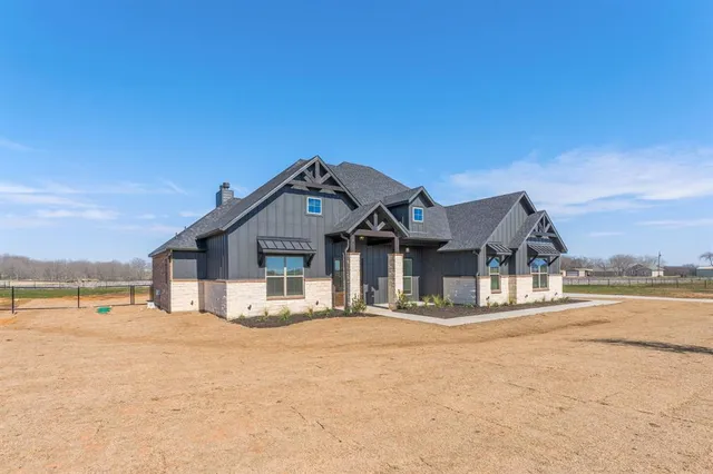 a view of a house with a outdoor space