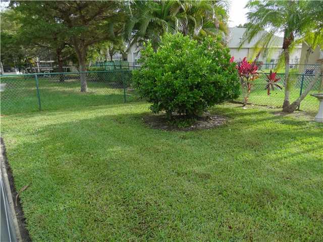 8920 Southwest Chrysler Circle Stuart, FL 34997 - Photo 10 of 18 Gallery Image 10