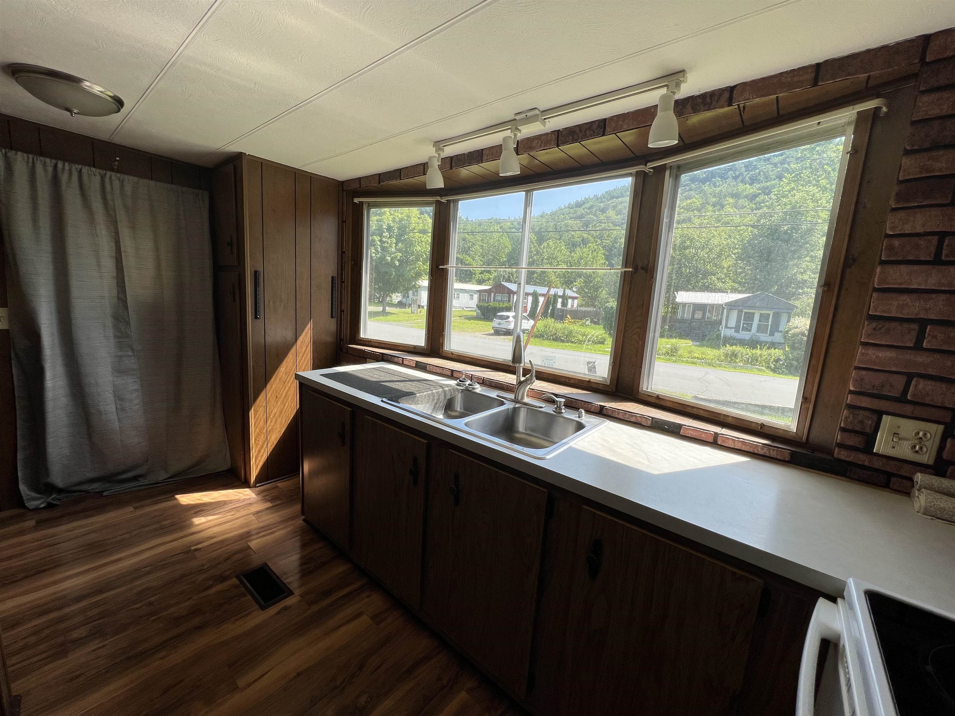 30 Valley Road Brattleboro, VT 05301 - Photo 2 of 16 Gallery Image 2