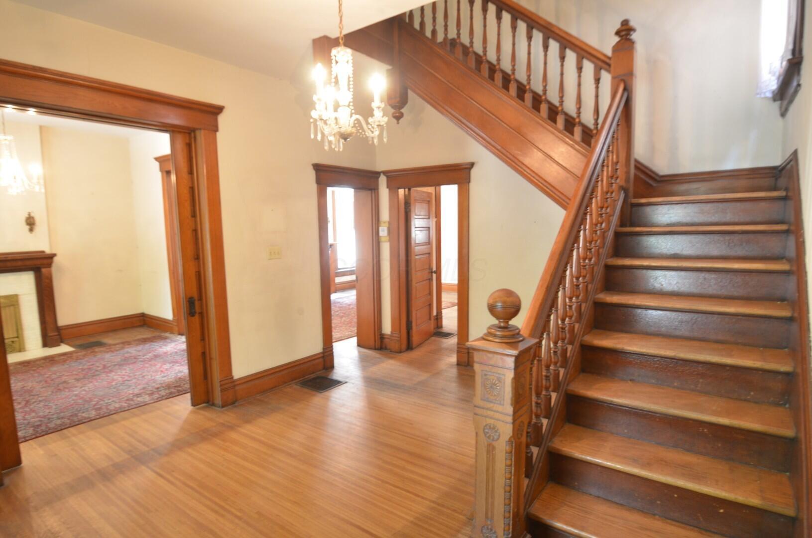 1368 Neil Avenue Columbus, OH 43201 - Photo 4 of 36 04. Staircase
