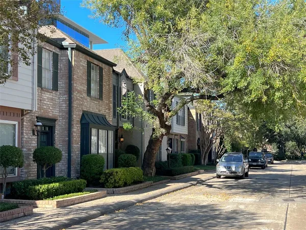 $2,450 | 3737 Wakeforest Avenue, Houston, TX 77098