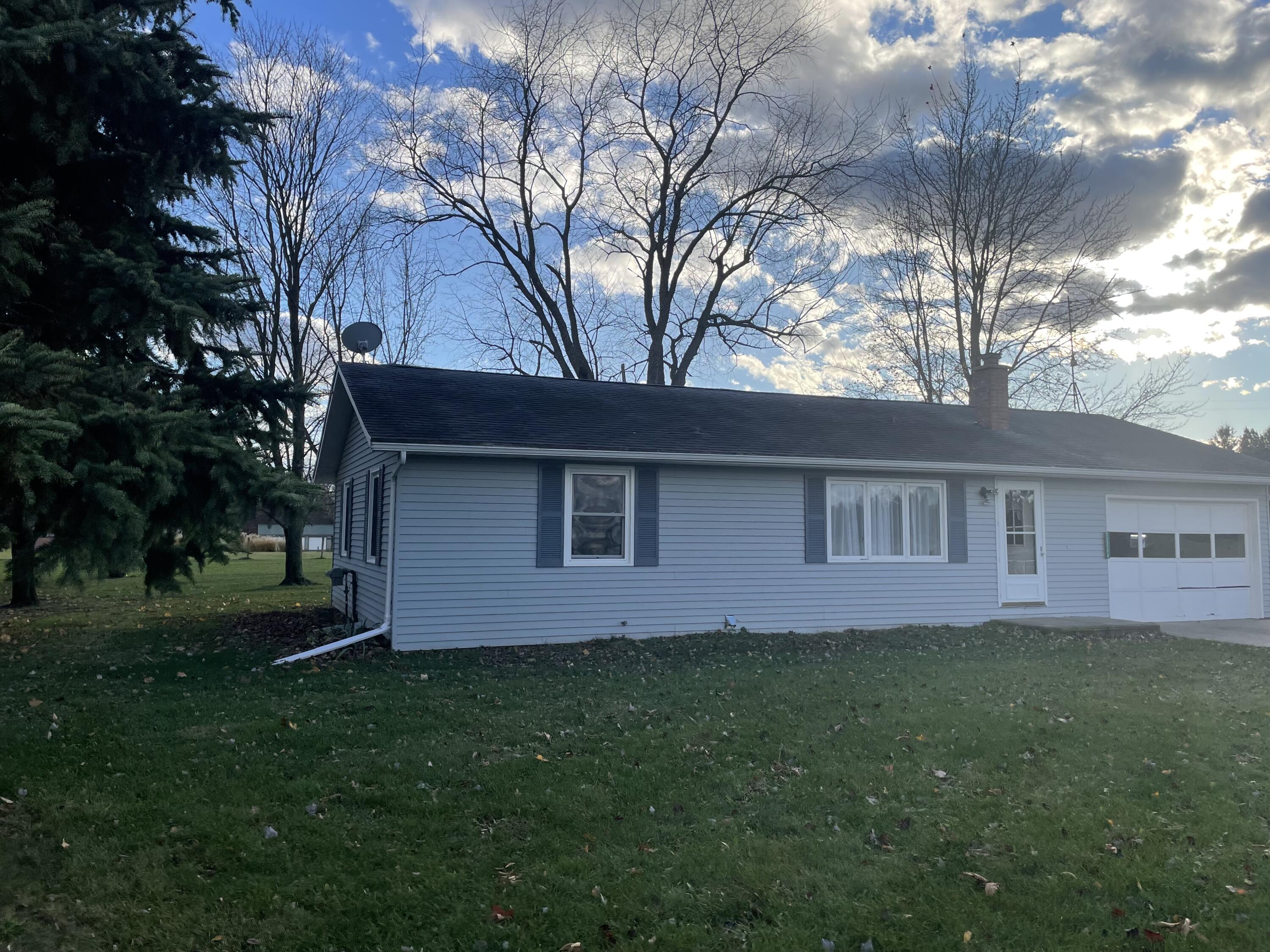52264 Silver Street Three Rivers, MI 49093 - Photo 2 of 20 Front