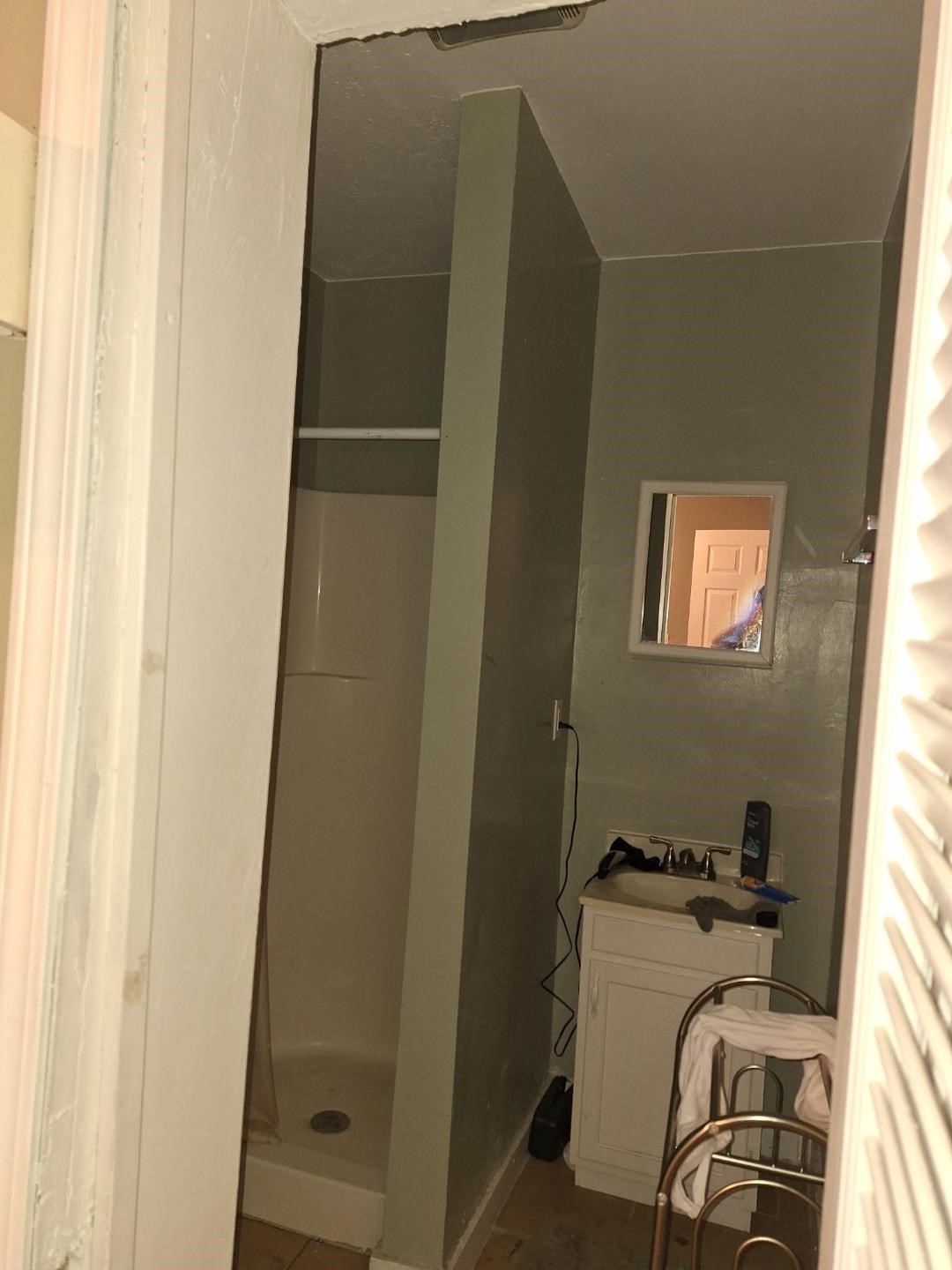 2901 Burkett Street Houston, TX 77004 - Photo 2 of 10 a utility room with dryer and washer