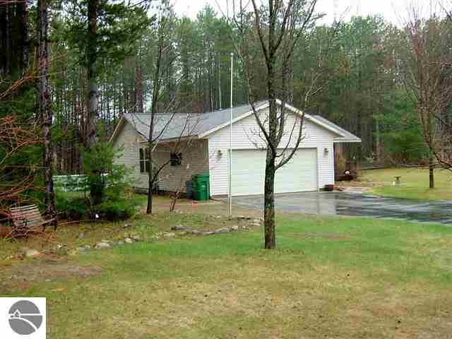 9041 Shorter Lake Road Traverse City, MI 49684 - Photo 21 of 26 1744721-20.JPG