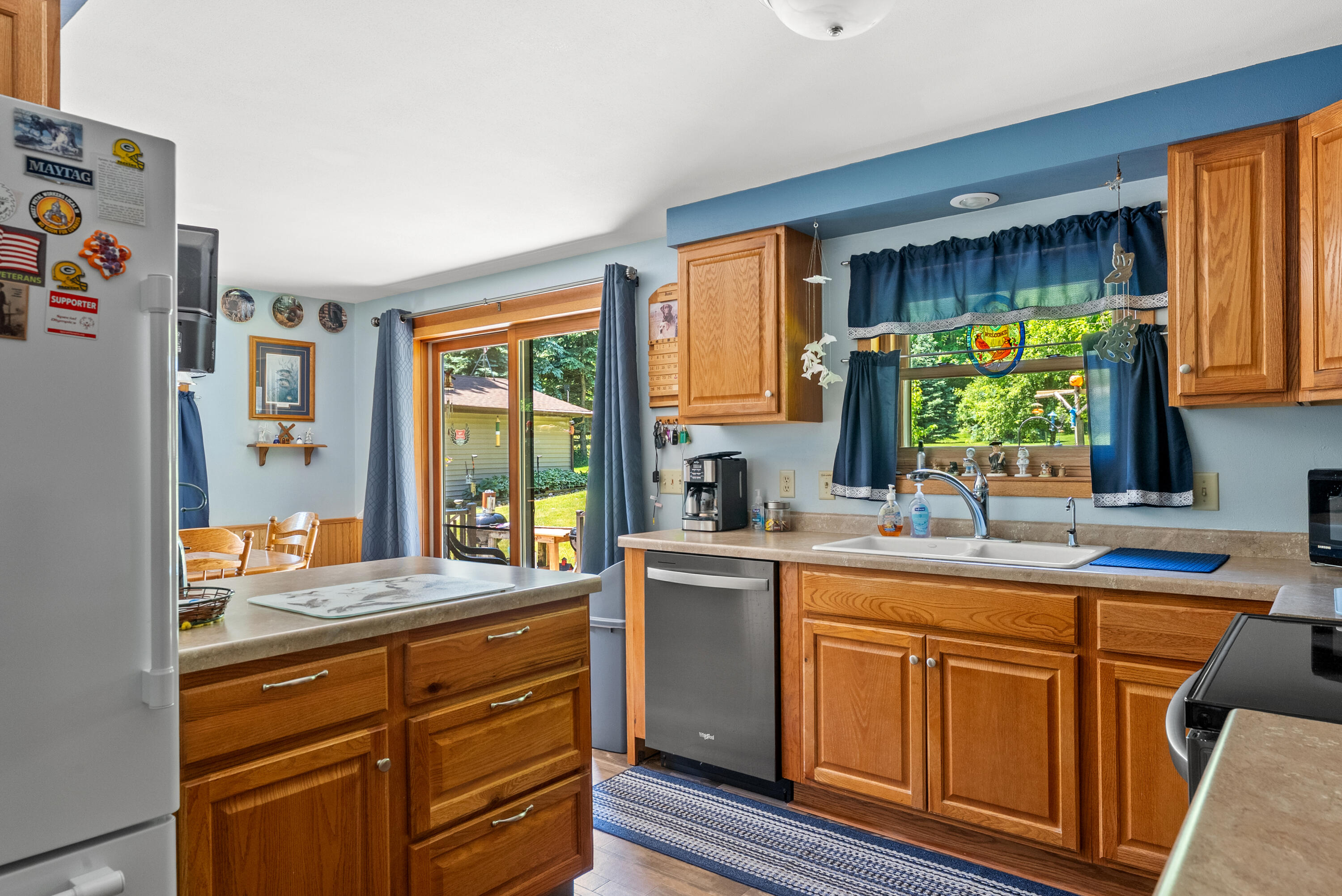 N6814 Sugarbush Road Greenbush, WI 53023 - Photo 13 of 41 Kitchen