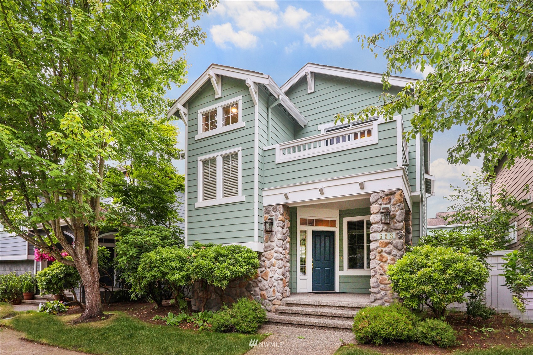 523 Chelan Place Northeast Renton, WA 98059 - Photo 2 of 33 Gallery Image 2
