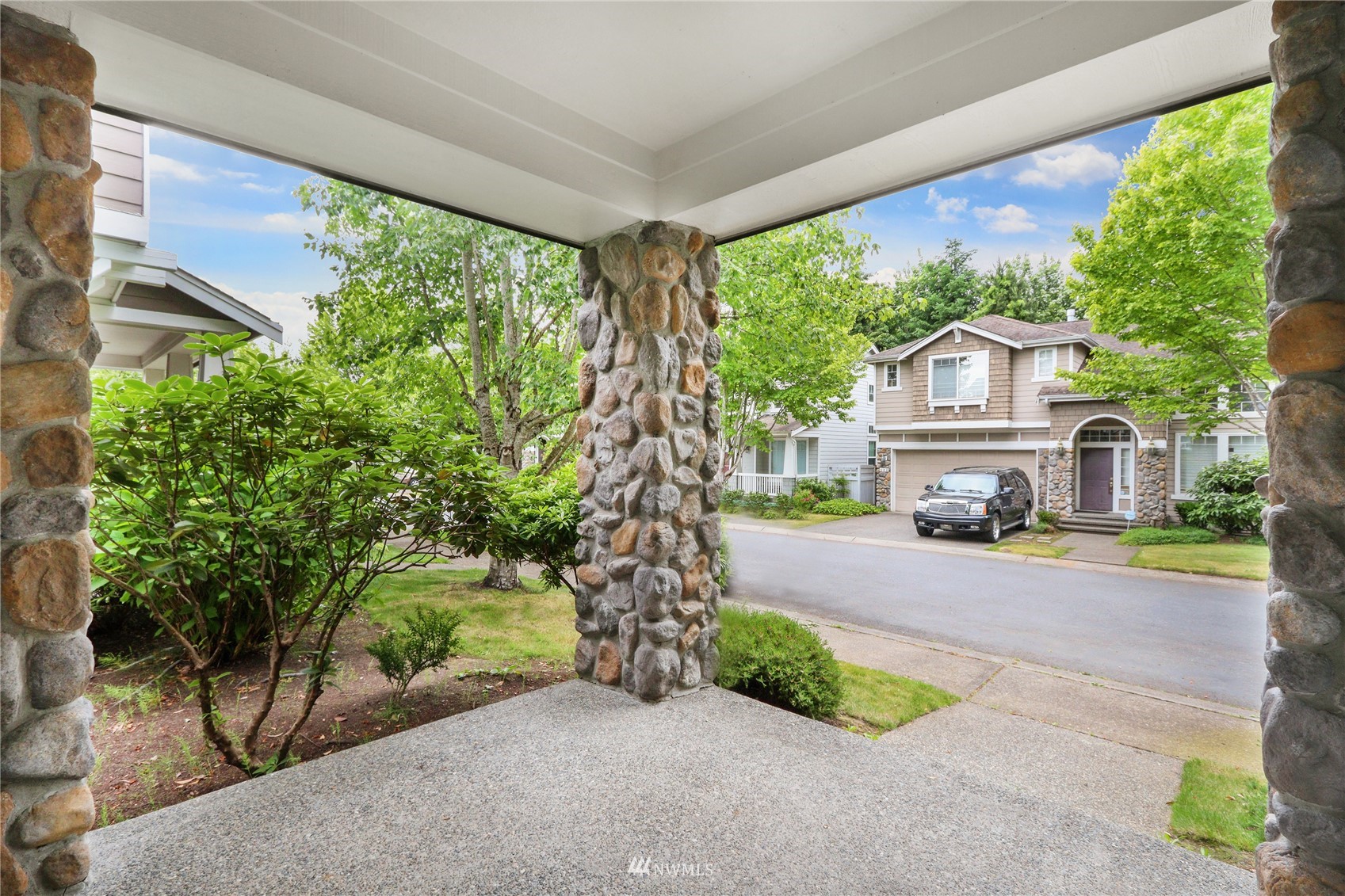 523 Chelan Place Northeast Renton, WA 98059 - Photo 4 of 33 Gallery Image 4