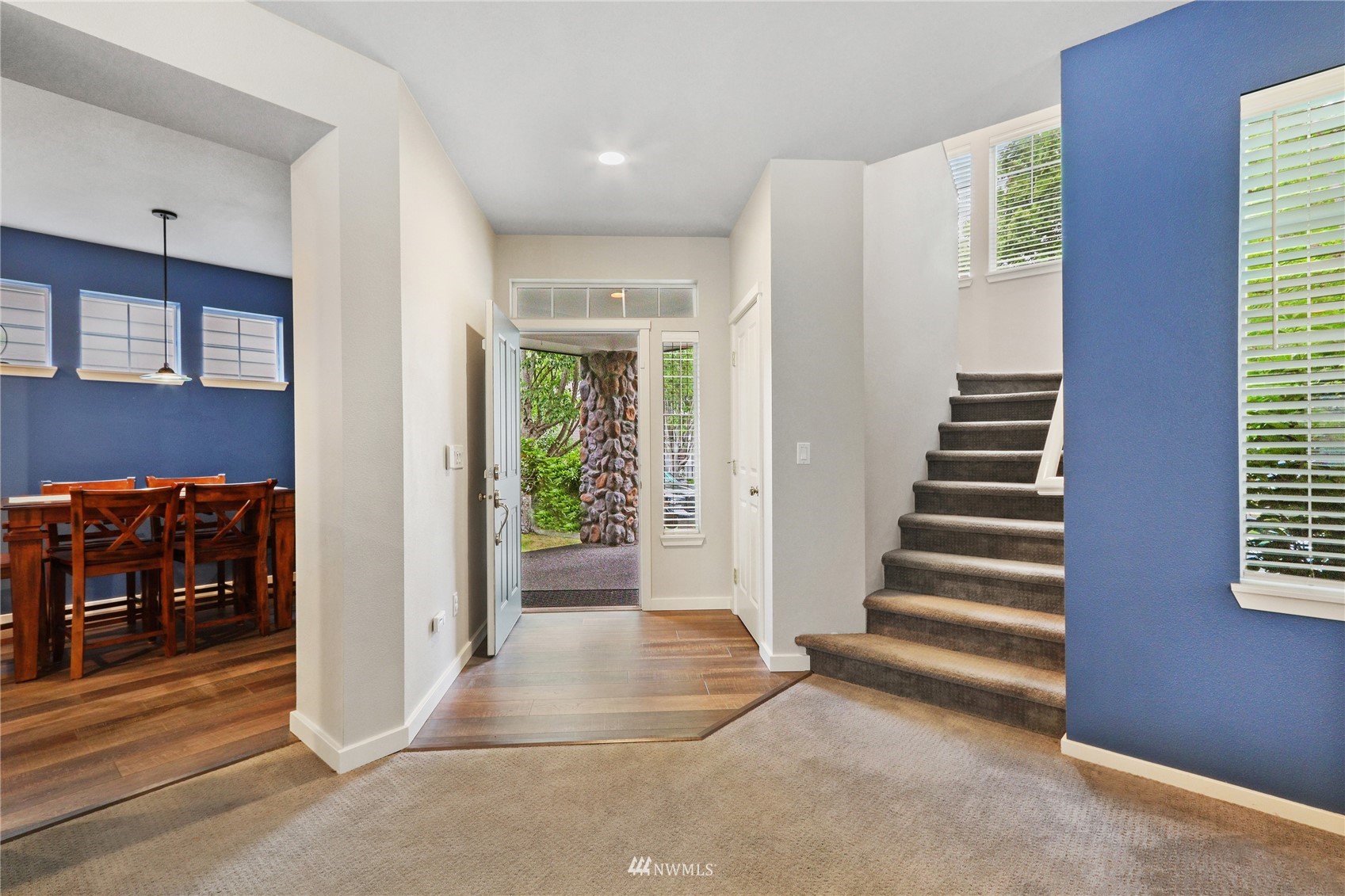 523 Chelan Place Northeast Renton, WA 98059 - Photo 5 of 33 Gallery Image 5