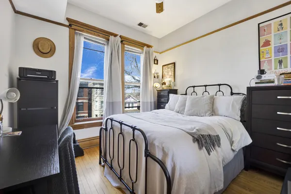 $4,300 | 3135 North Clifton Avenue, Unit 2, Chicago, IL 60657