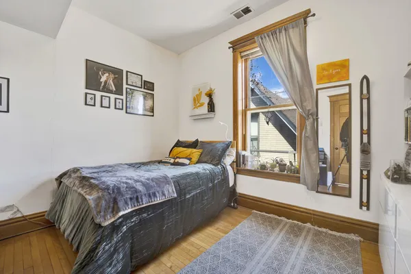 $4,300 | 3135 North Clifton Avenue, Unit 2, Chicago, IL 60657