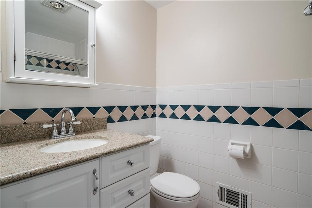 425 Decatur Avenue Pittsburgh, PA 15221 - Photo 17 of 21 Gallery Image 17