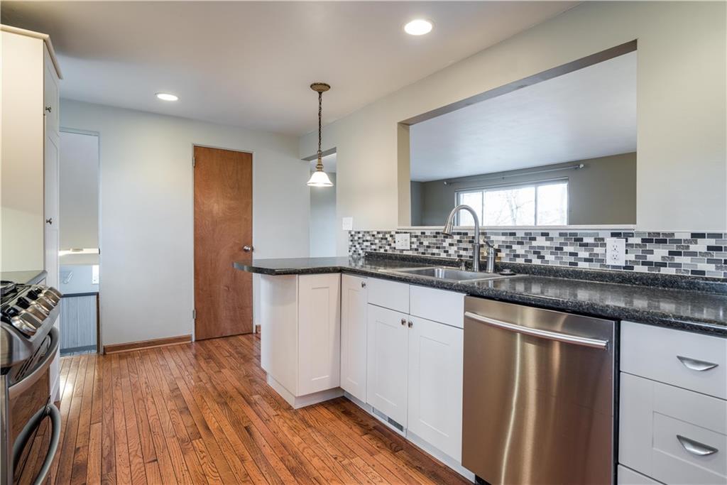 425 Decatur Avenue Pittsburgh, PA 15221 - Photo 8 of 21 Gallery Image 8