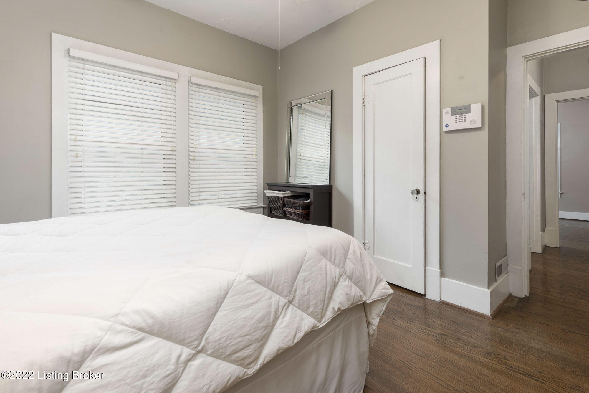 215 Fairlawn Road Louisville, KY 40207 - Photo 19 of 38 Fairlawn021