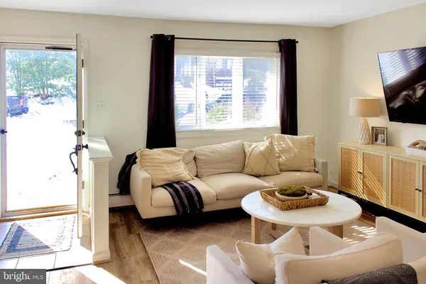 $2,500 | 159 Columbia Avenue, Phoenixville, PA 19460