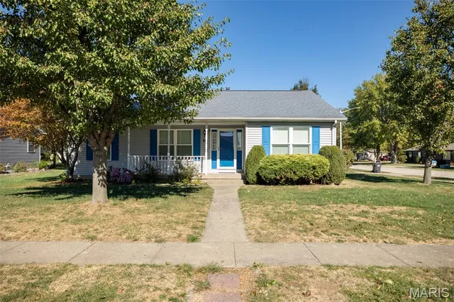 $195,000 | 14 Ridge Drive, Litchfield, IL 62056