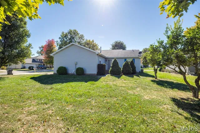 $195,000 | 14 Ridge Drive, Litchfield, IL 62056