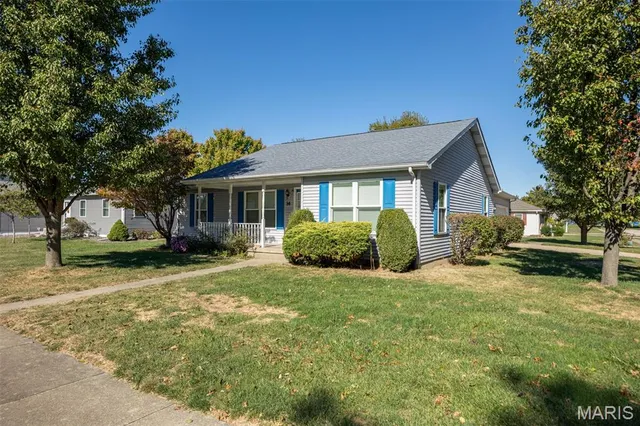 $195,000 | 14 Ridge Drive, Litchfield, IL 62056