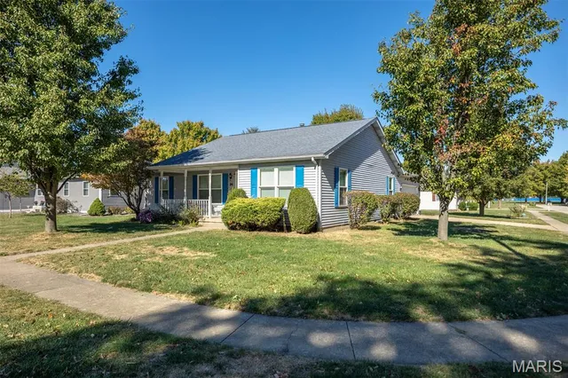 $195,000 | 14 Ridge Drive, Litchfield, IL 62056