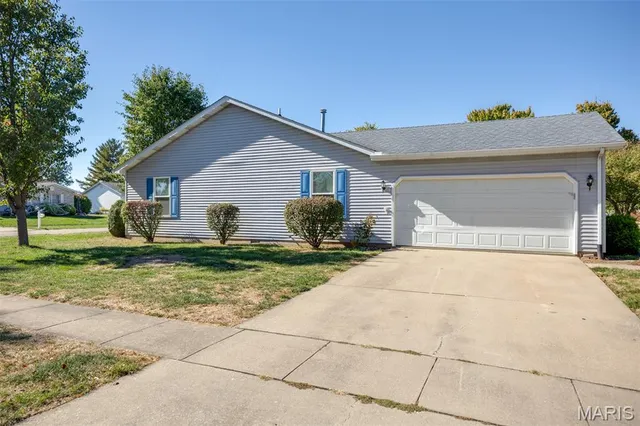 $195,000 | 14 Ridge Drive, Litchfield, IL 62056