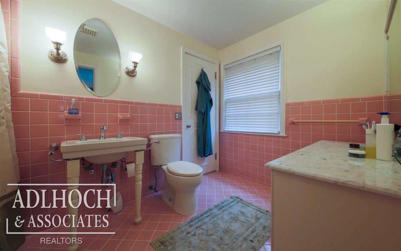 256 Cloverly Road Grosse Pointe, MI 48236 - Photo 16 of 26 31312736-15.JPG