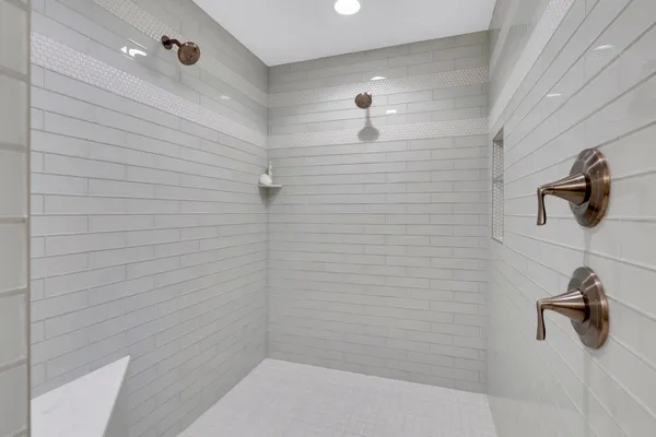 $1,950,000 | 18928 Katrine Court, Lakeville, MN 55044