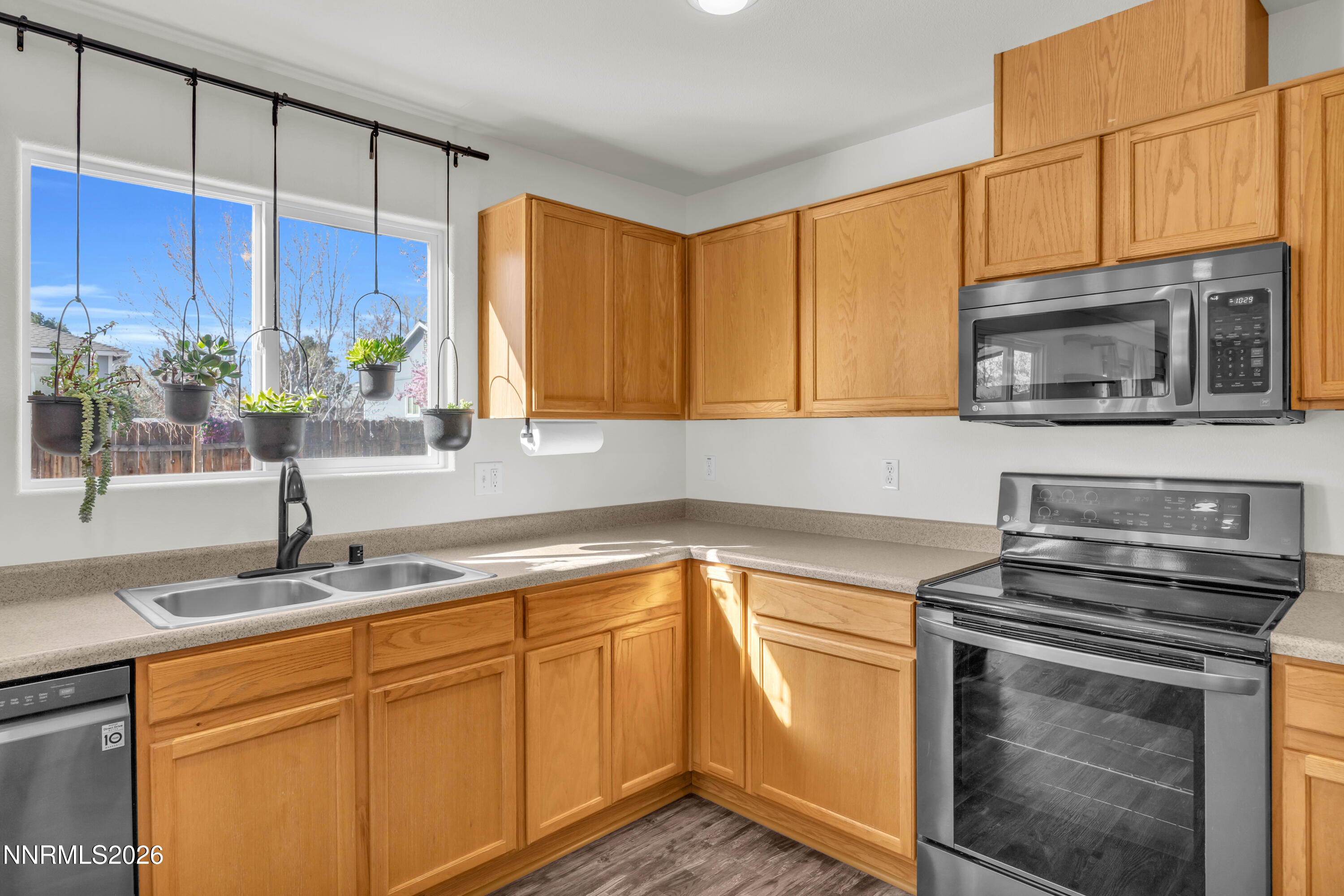 867 Spanish Springs Road Sparks, NV 89434 - Photo 8 of 31 27_img_6861