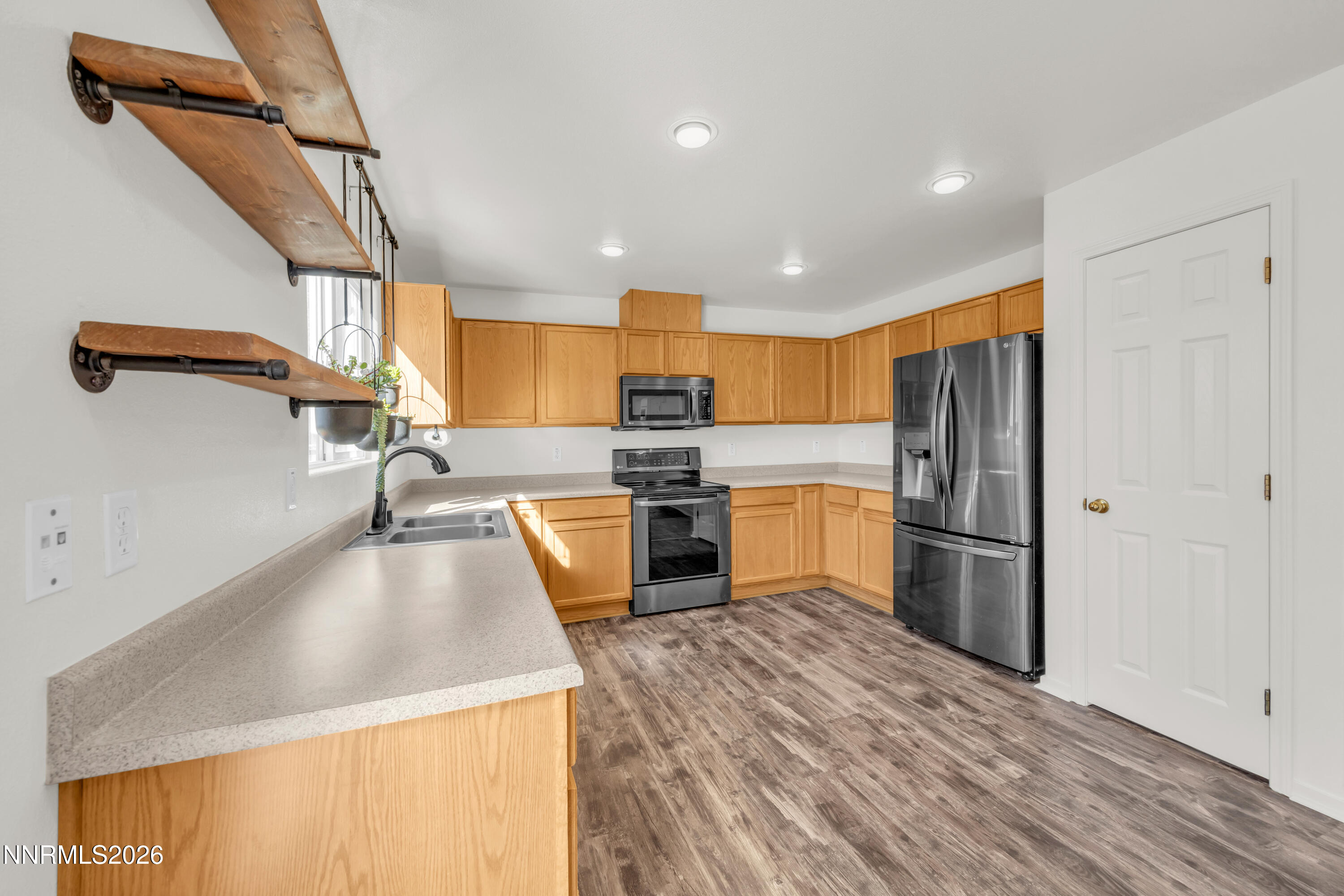 867 Spanish Springs Road Sparks, NV 89434 - Photo 9 of 31 26_img_6856