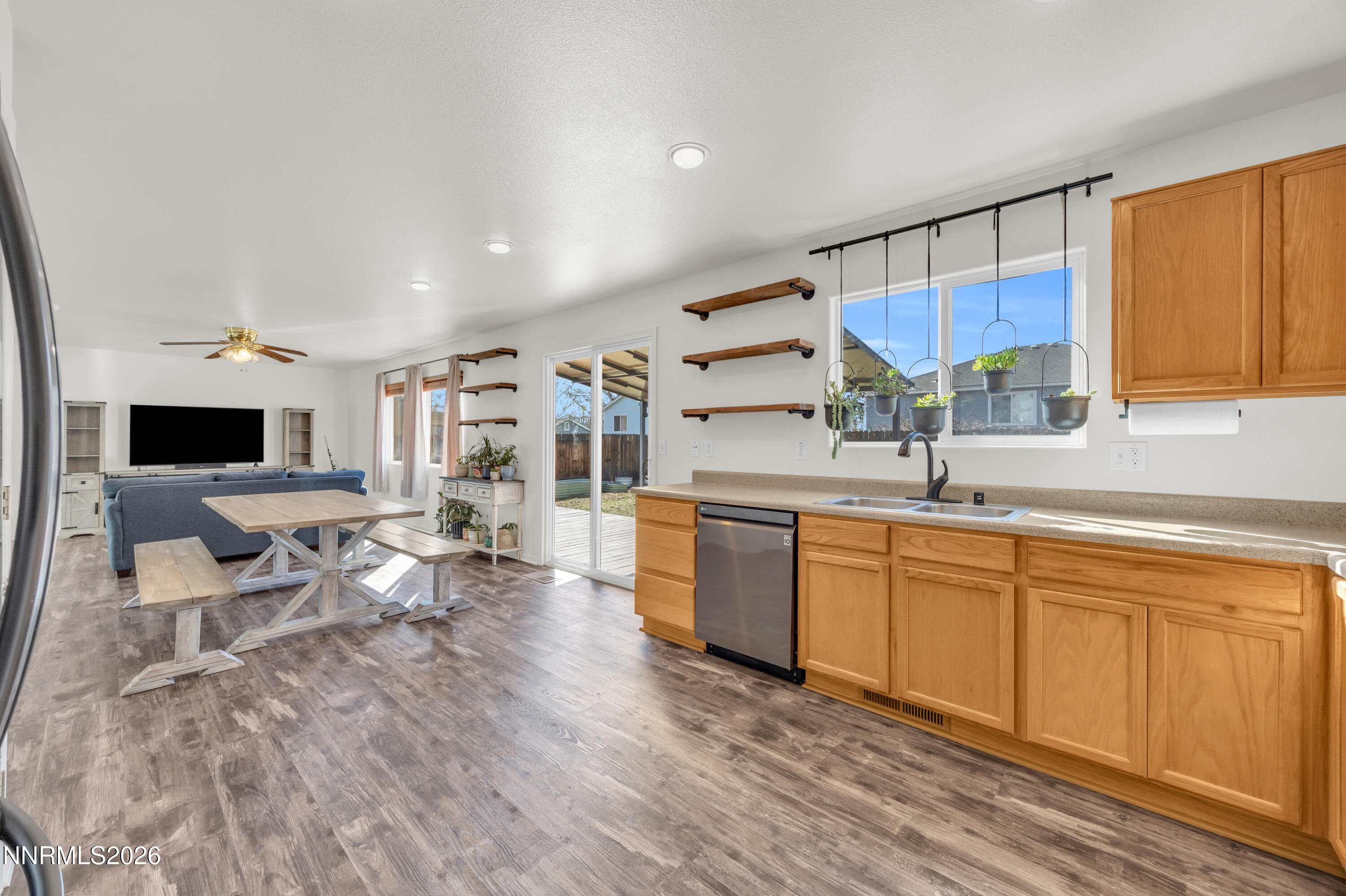 867 Spanish Springs Road Sparks, NV 89434 - Photo 10 of 31 28_img_6871