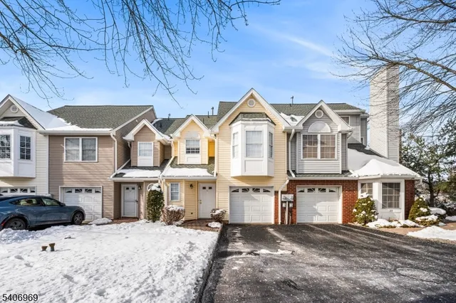 $595,000 | 31 Angela Way, Berkeley Heights, NJ 07922